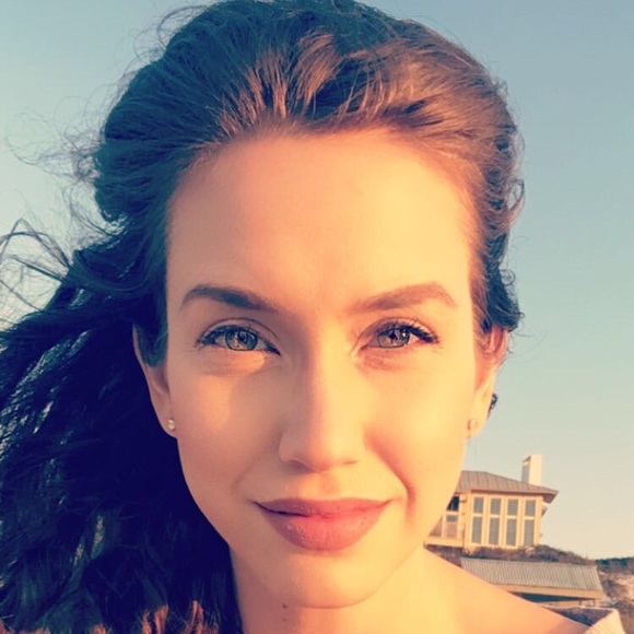 Meet your Posher, Meredith - Picture 1 of 1